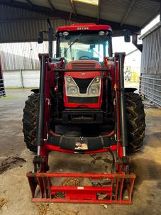 Zetor Proxima HS 120 c/w Loader