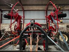2012 Rozmital OZ454 4 Rotor Tedder